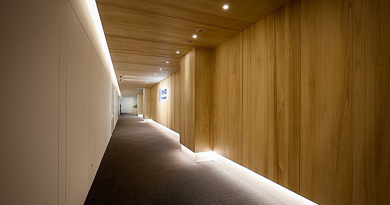 自然風辦公室裝修走廊空間效果圖